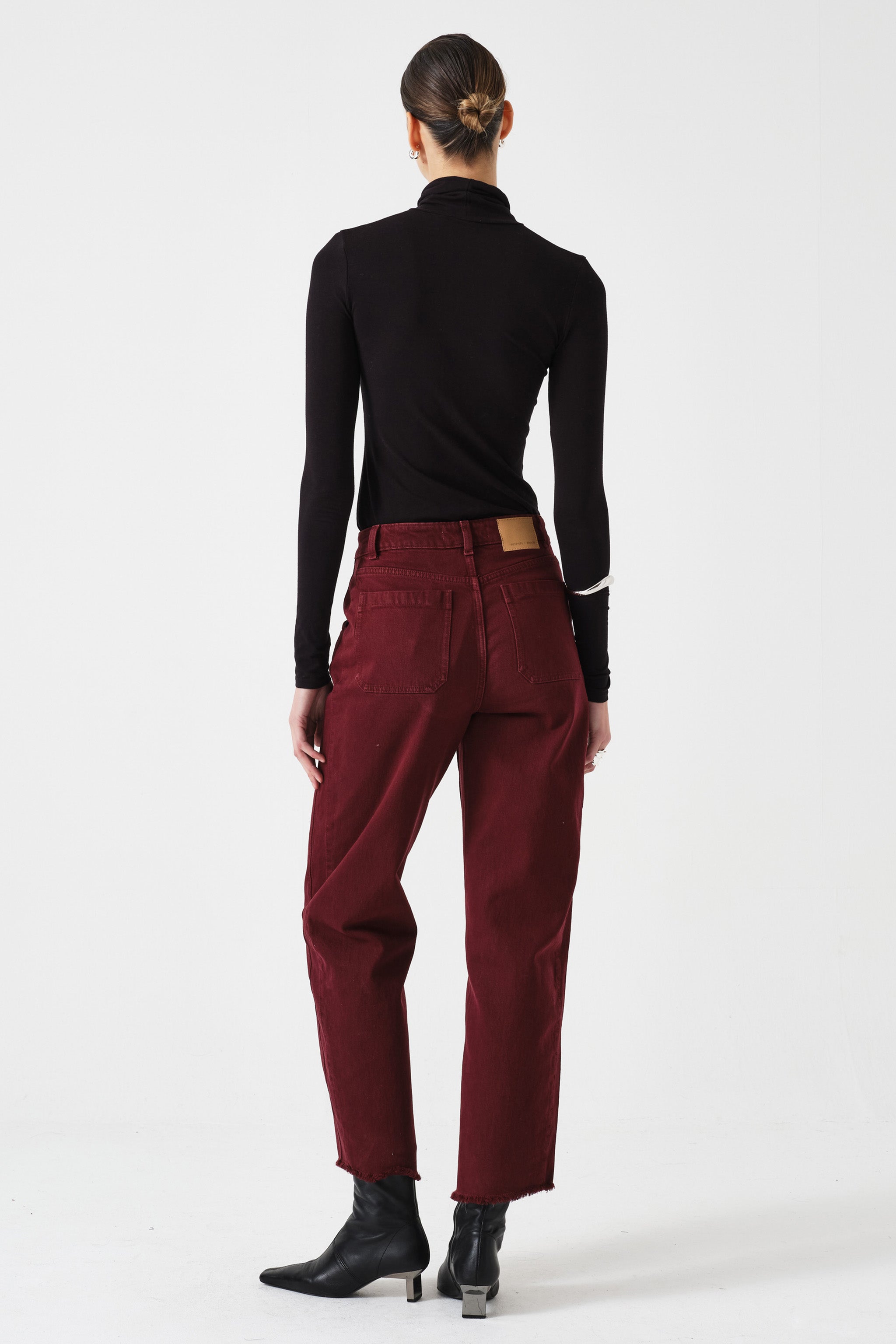 Bo Barrel Leg Twisted Jean in Mulberry