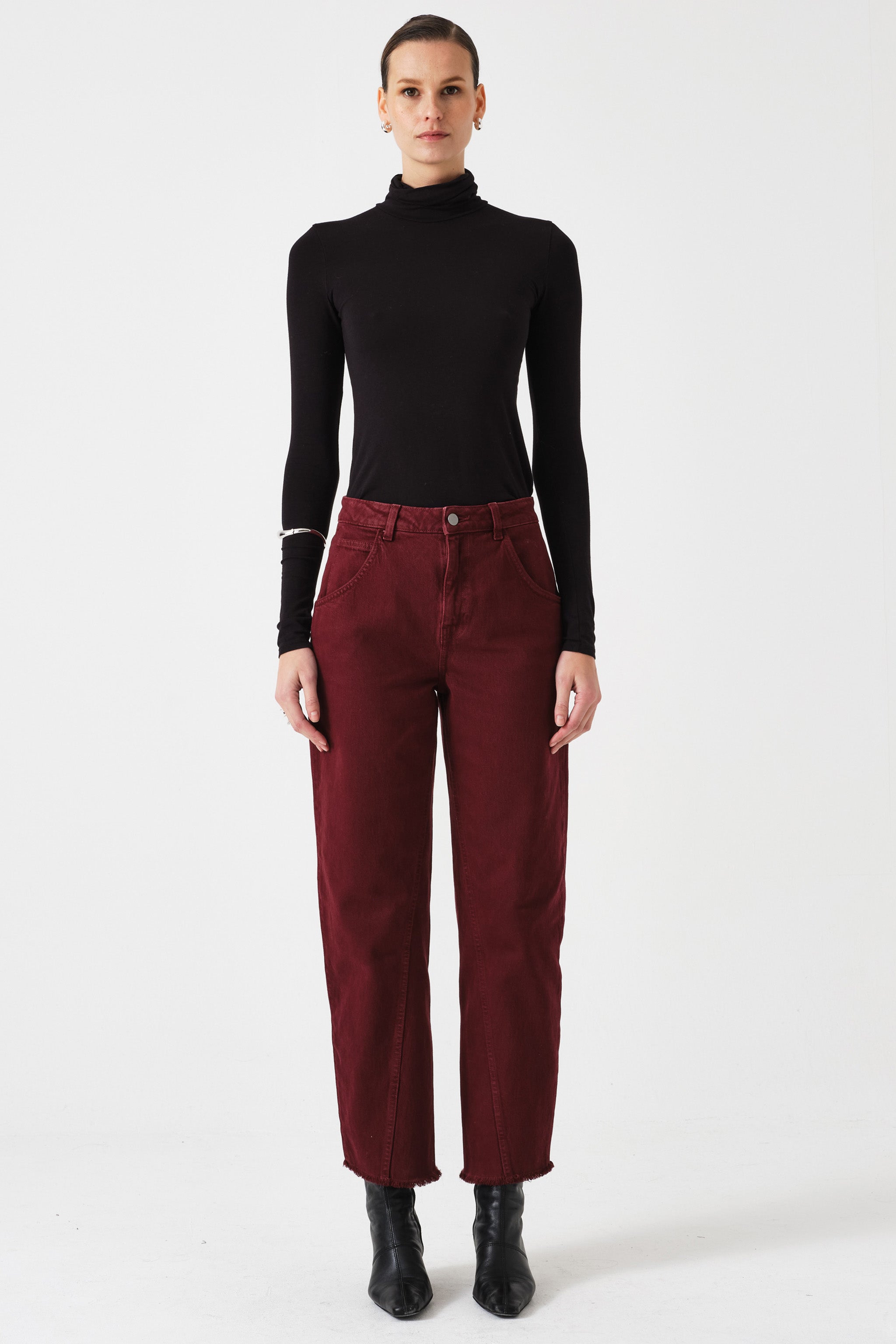 Bo Barrel Leg Twisted Jean in Mulberry