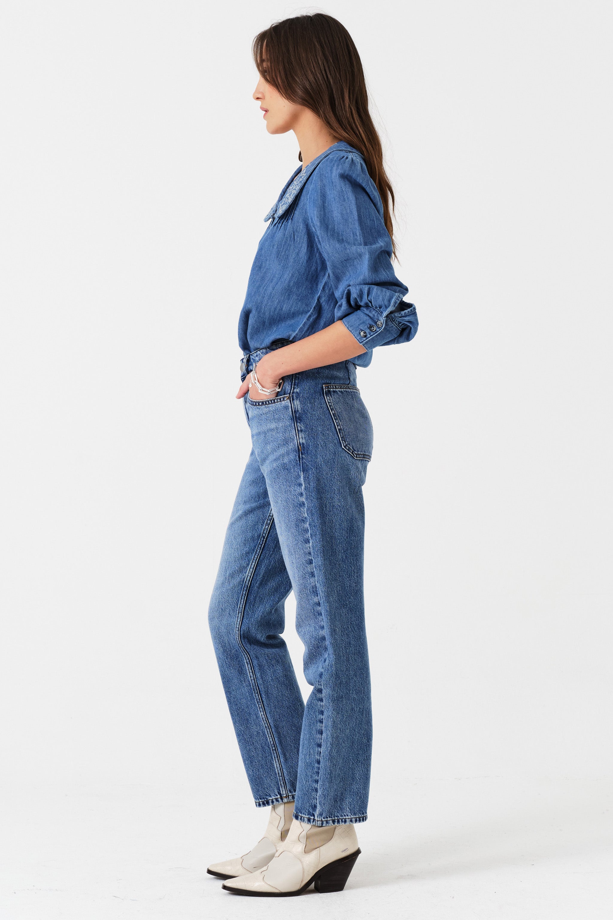 Cara Straight Leg Jean in Napa