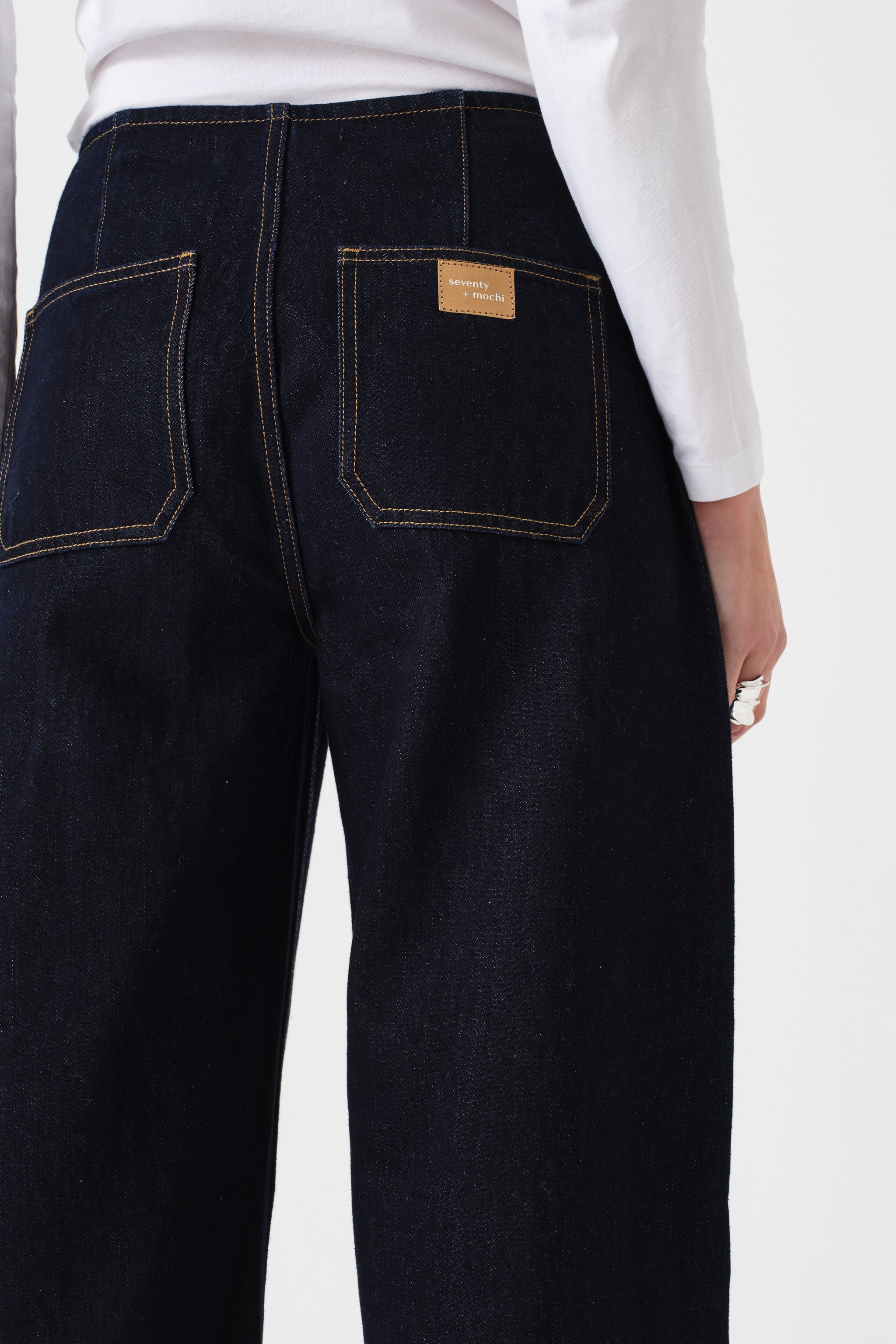 Noah Barrel Leg Jean in Blue Moon