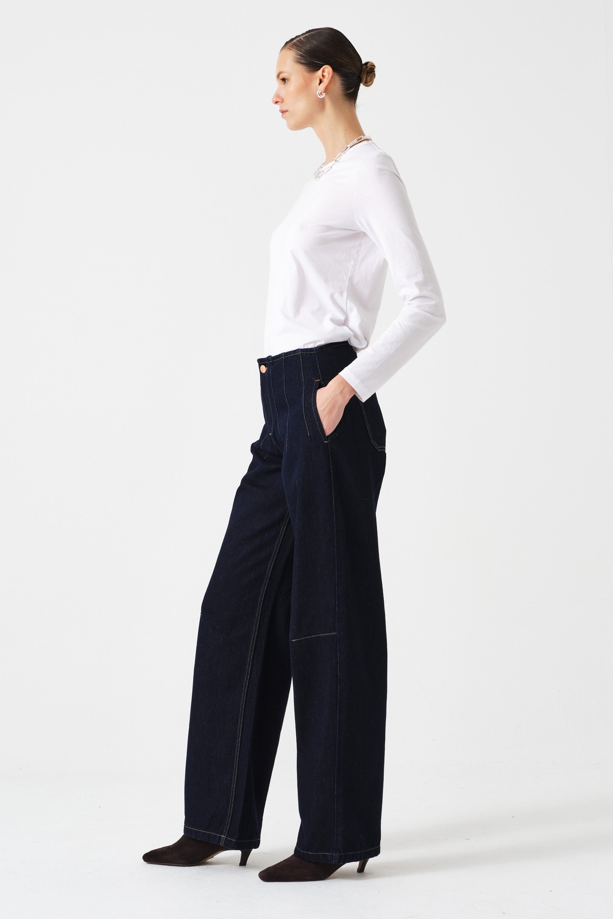 Noah Barrel Leg Jean in Blue Moon